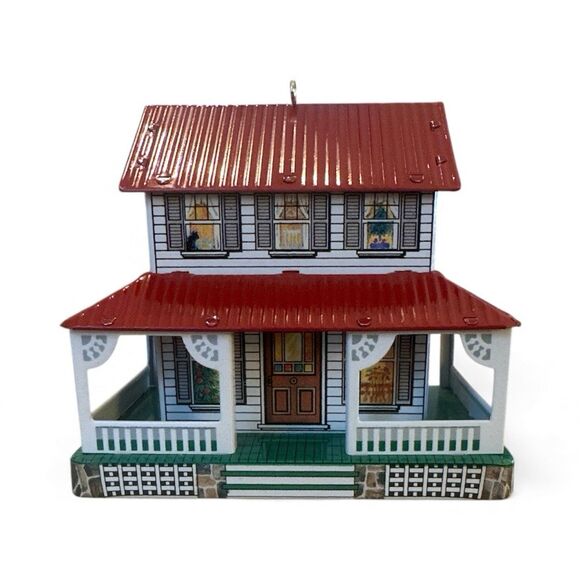 1999 Christmas Ornament Hallmark Farm House Town and Country Series No 1 w/ Bow - Picture 3 of 7